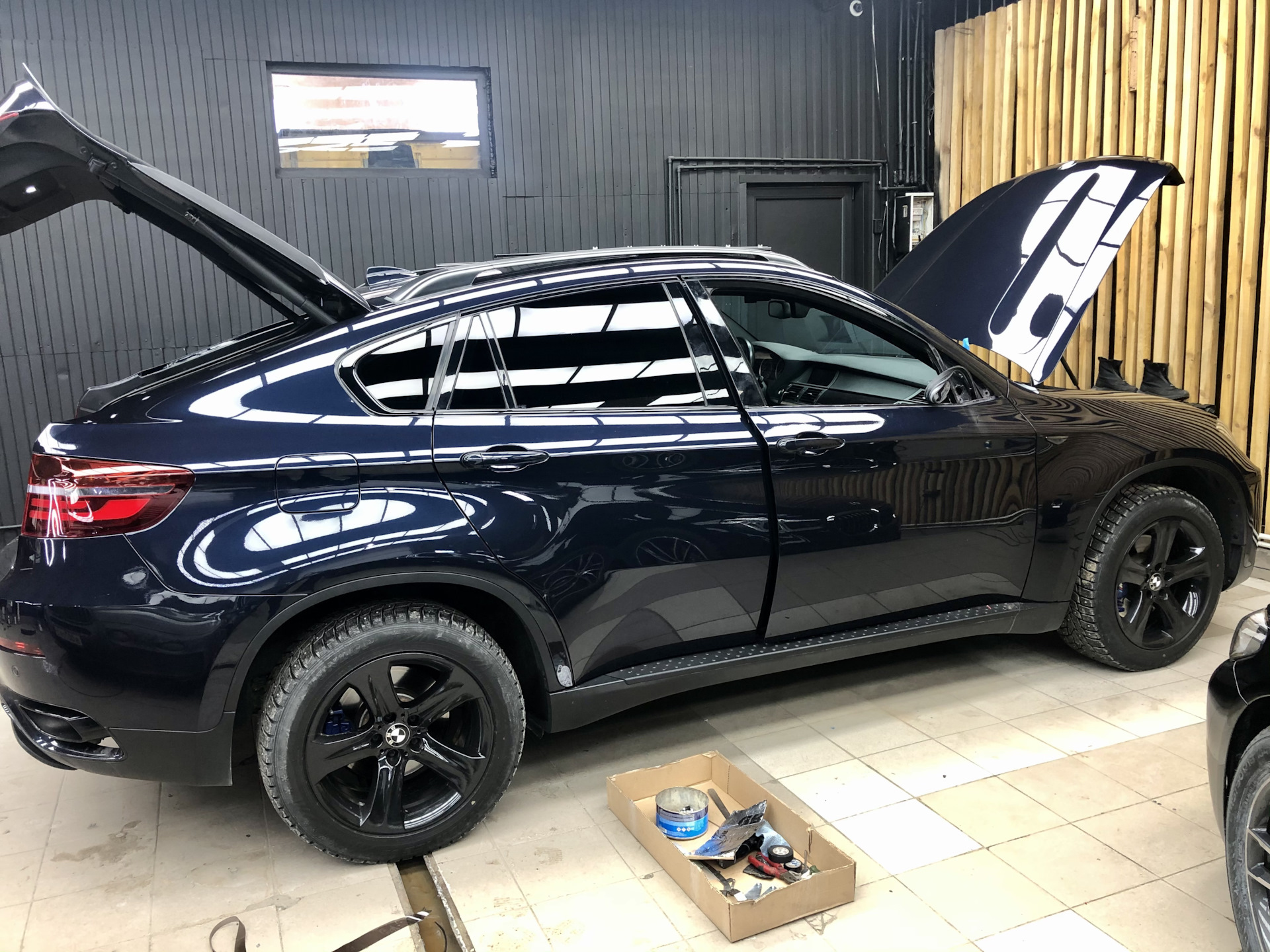 13. Двойное остекление. Всегда на тоне. Мелочёвка. — BMW X6 (E71/E72), 3,5  л, 2009 года | стайлинг | DRIVE2