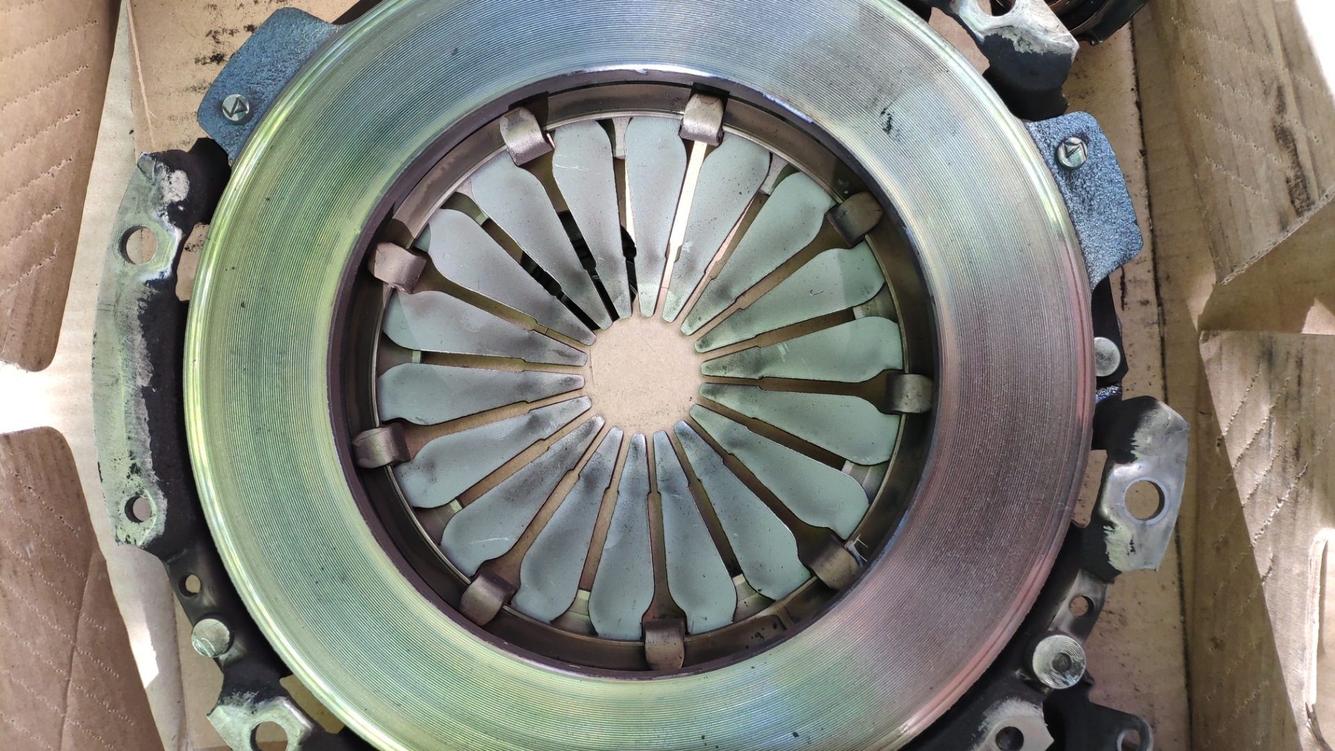 Износ корзины за 8000 км и замена сцепления 1.8 амт — Lada Vesta, 1,8 л ...