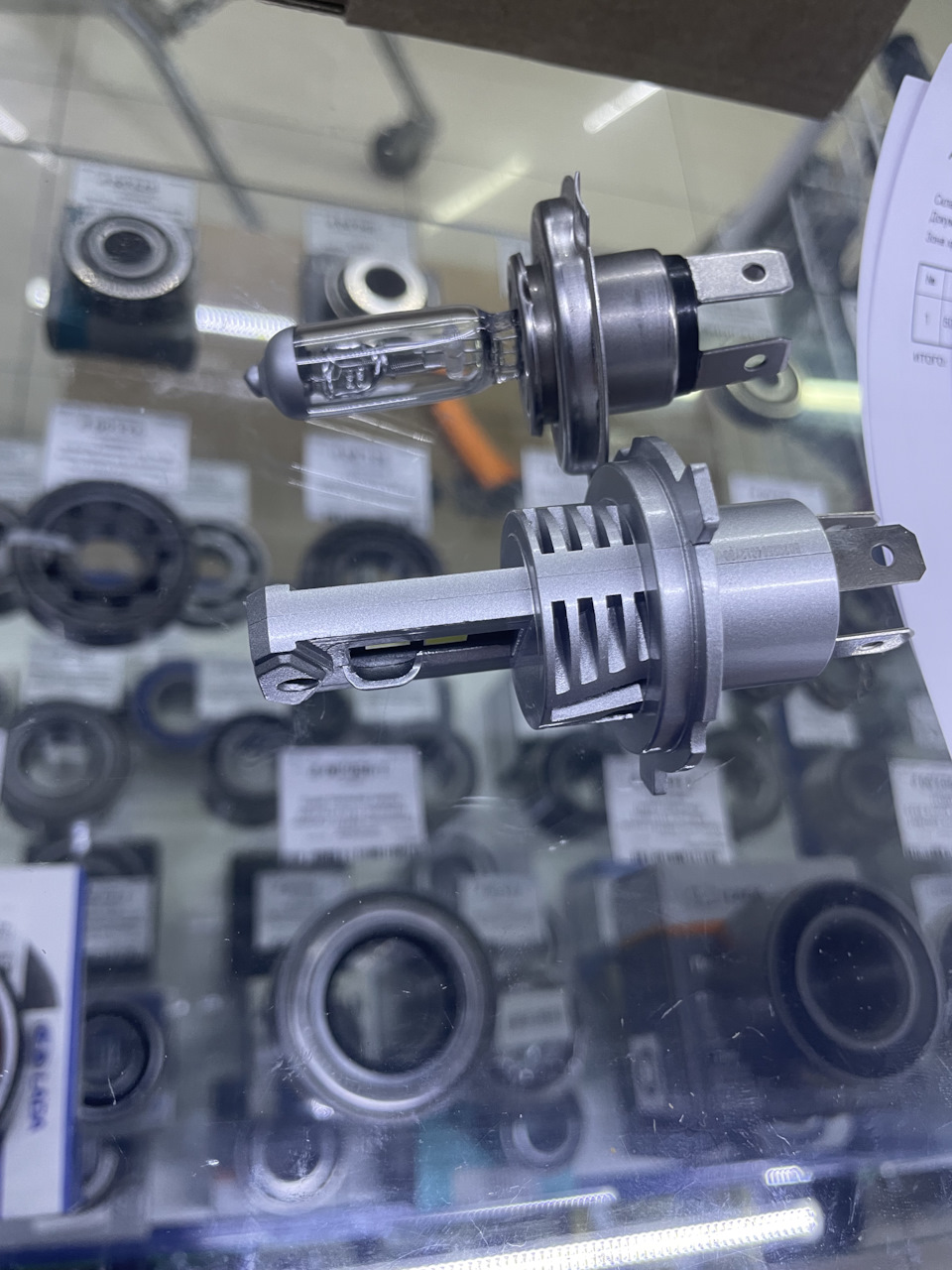 Сравнение с обычной лампочкой — Chevrolet Cruze Hatchback