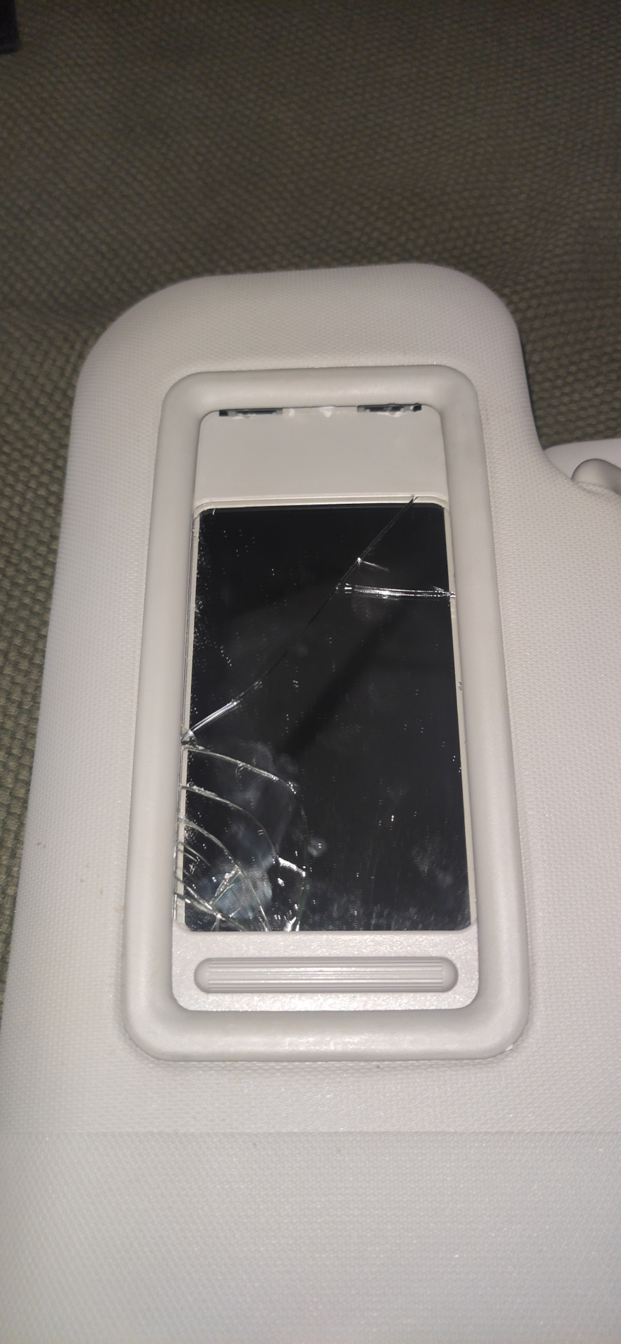 Ремонт зеркала в солнцезащитном козырьке. — Mazda 3 (3G) BM, 1,6 л ...