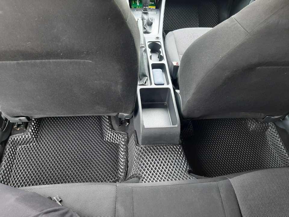 Новые коврики в салон — Skoda Octavia A7 Mk3, 1,6 л, 2014 года | тюнинг ...