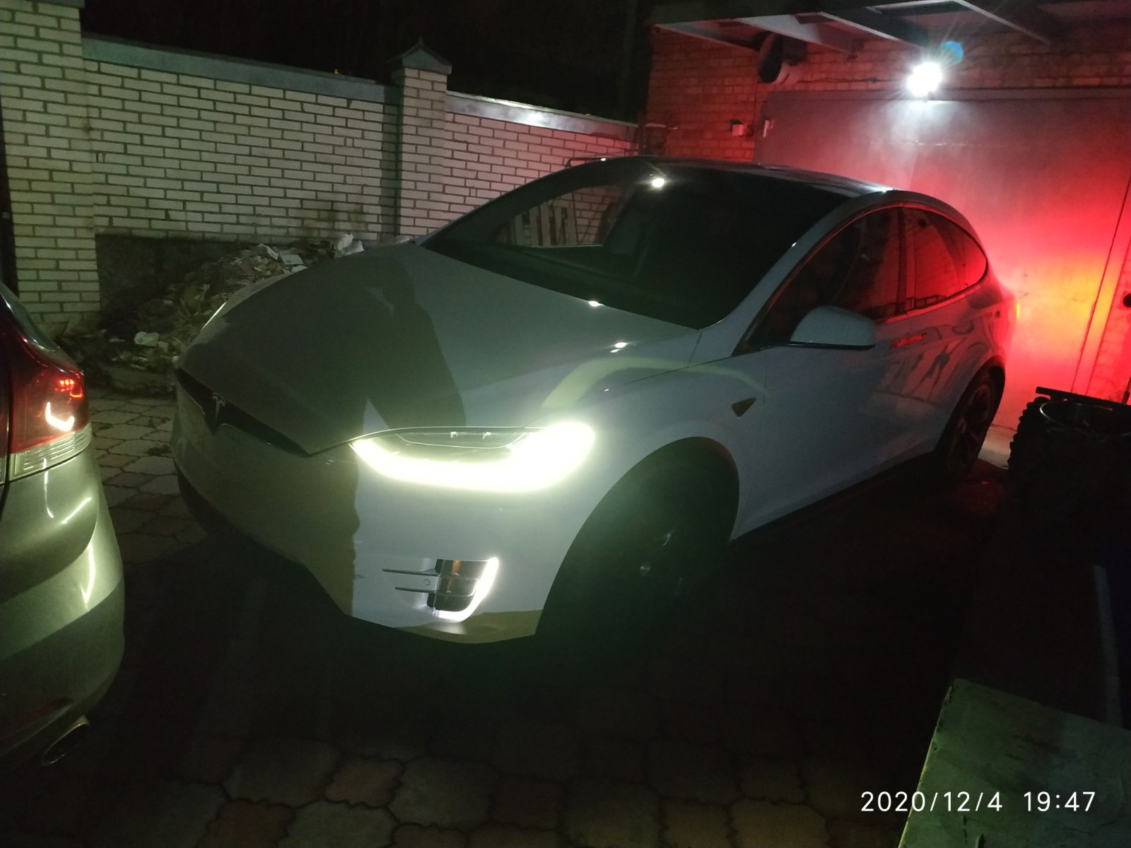 Получили из ремонта! Первая поломка и первый самостоятельный ремонт — Tesla  Model X, 2016 года | своими руками | DRIVE2