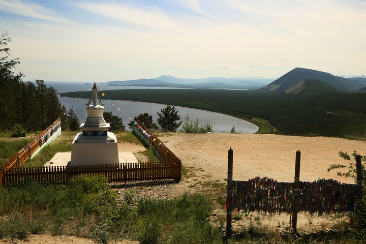 Северобайкальск фото. Ступа Северобайкальск. Смотровая площадка Северобайкальск. Субурган Северобайкальск. Смотровая площадка на Байкале в Северобайкальске.