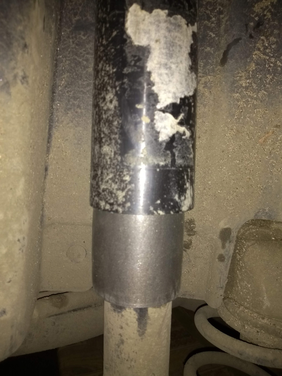 Стук пыльников задних амортизаторов. — Volkswagen Polo Sedan, 1,4 л ...