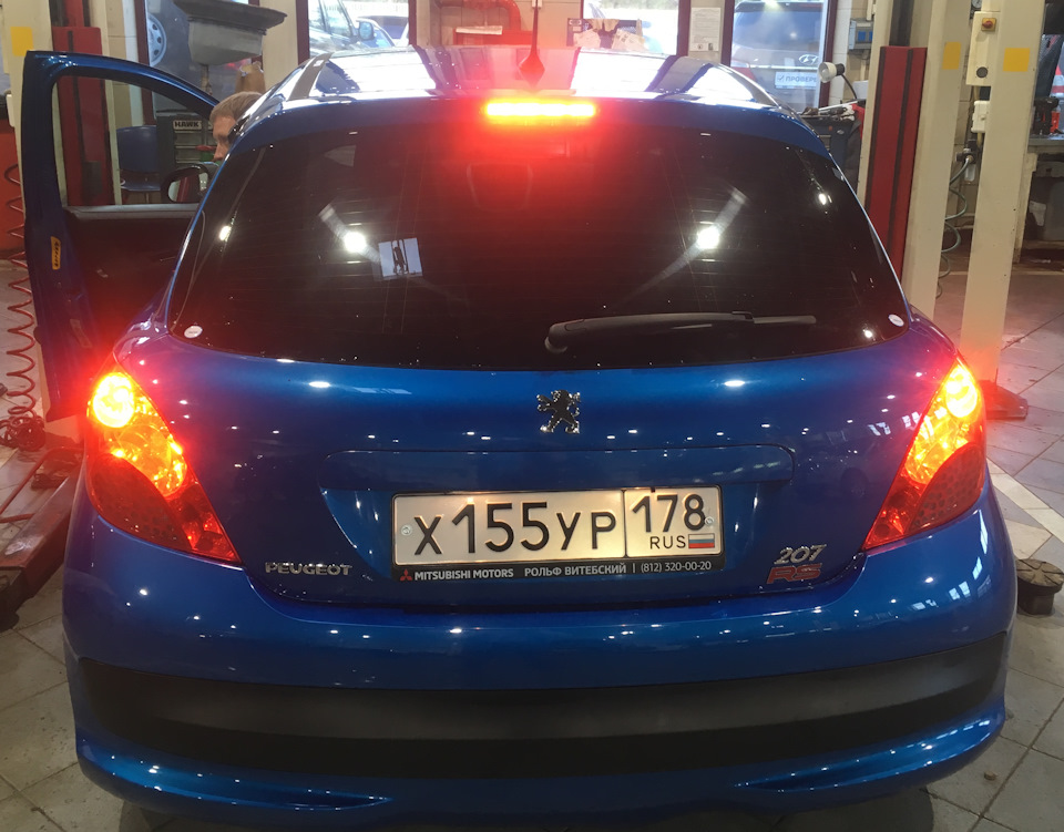 Светодиодные лампы в задние габариты и стоп сигналы, и допстоп ...