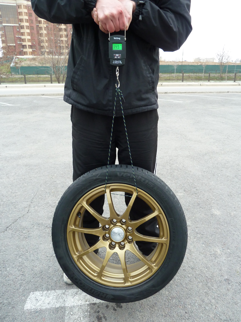 Slik L-209 R16x6.5, PCD 4x108x114.3, ET33 с шиной Hankook Ventus ME01 k114 205/50/R16 87V — Chevrolet Lacetti Sedan. Запчасти на фото: Hankook K114 Ventus ME01 205/50R16