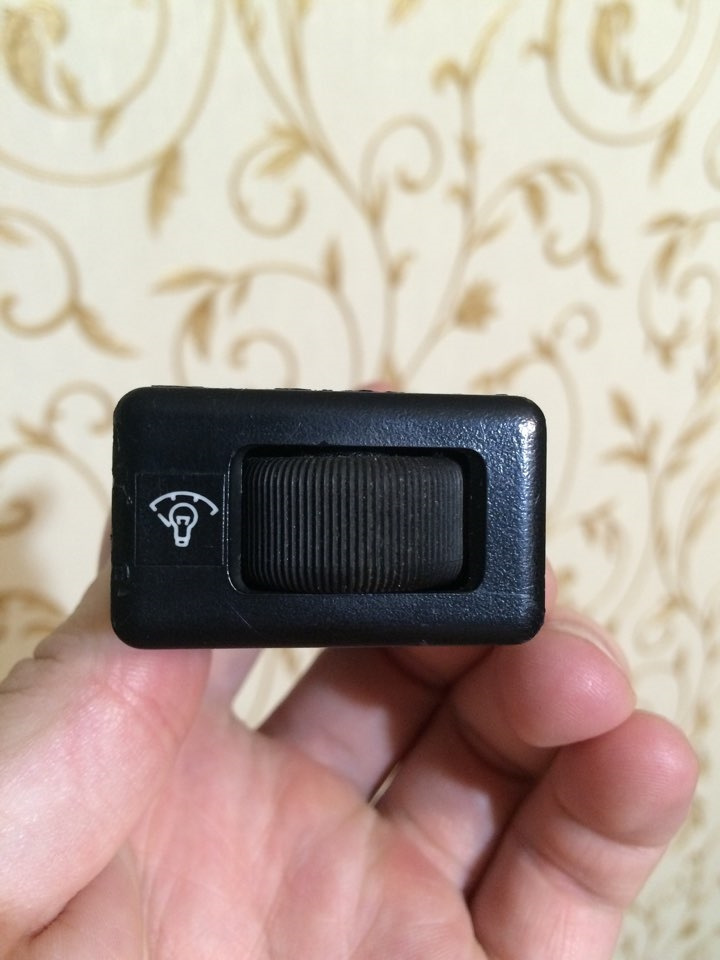 Регулятор яркости панели приборов. — Nissan Maxima QX (A33), 2 л, 2005 ...