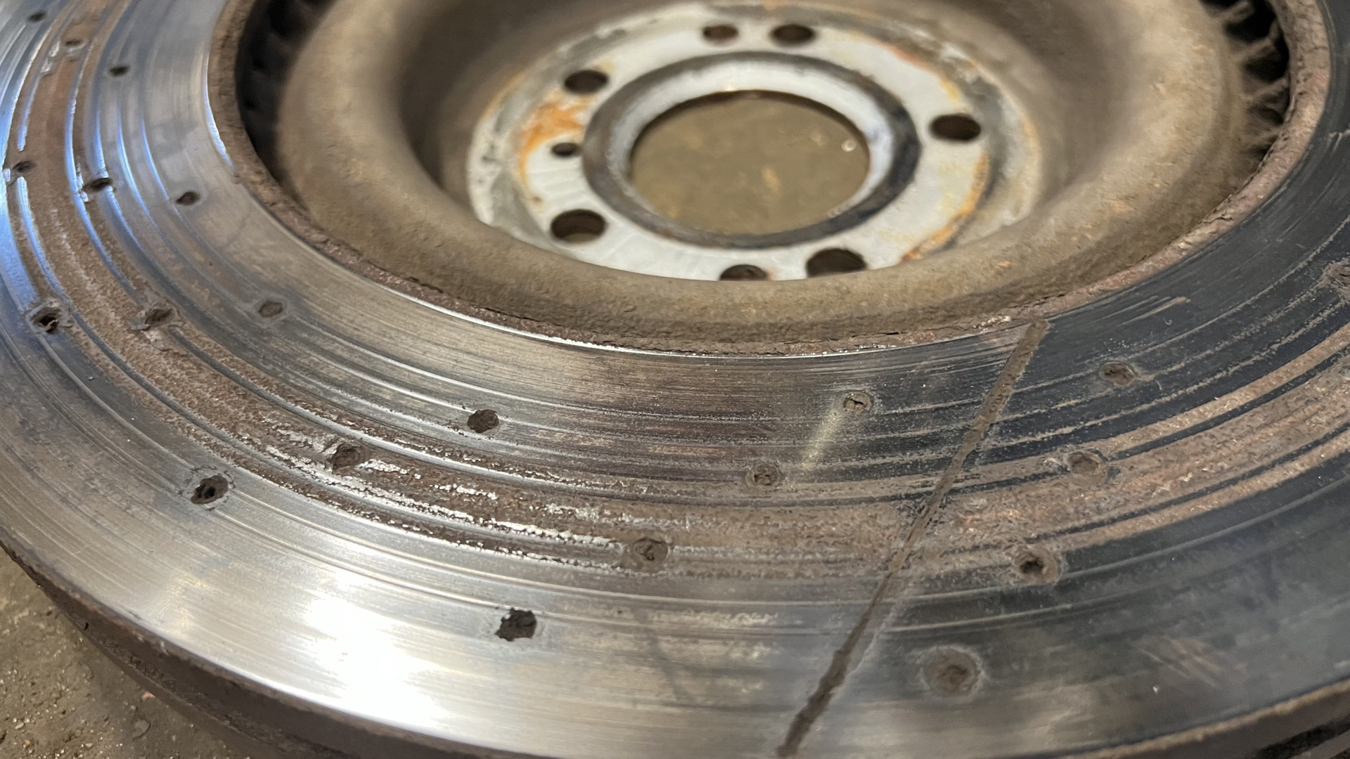 64. Передние тормозные диски и колодки Brembo на GL63 AMG — Mercedes ...
