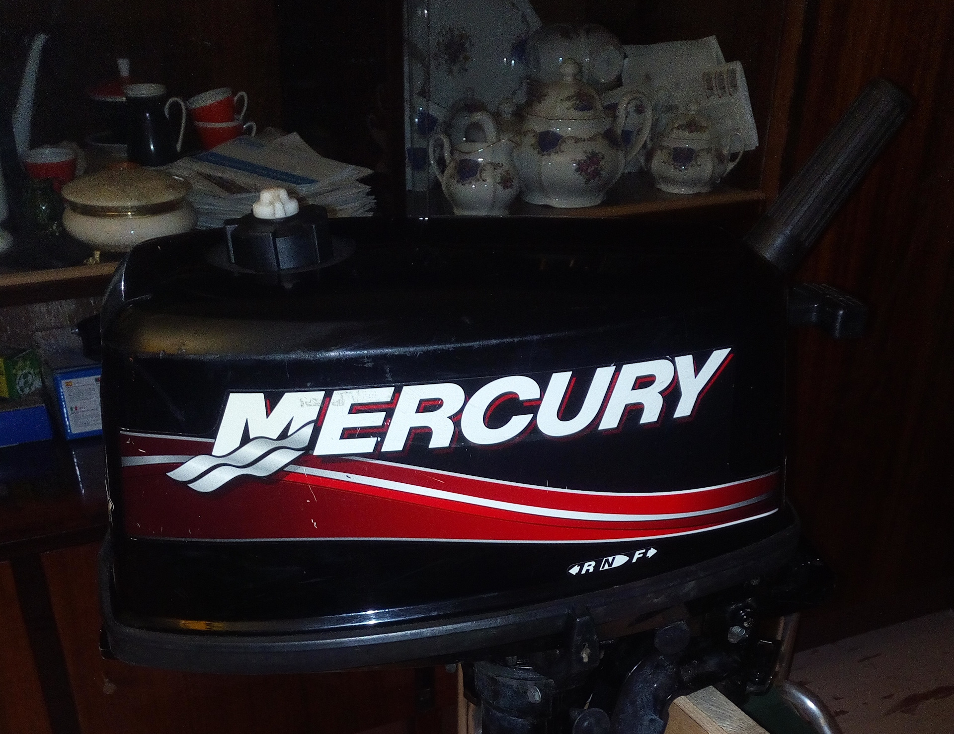 Меркурий 4 цена. Мотор Mercury 1280-x. Лодочный мотор Mercury me 4 MH. Наклейки на мотор Mercury 5.