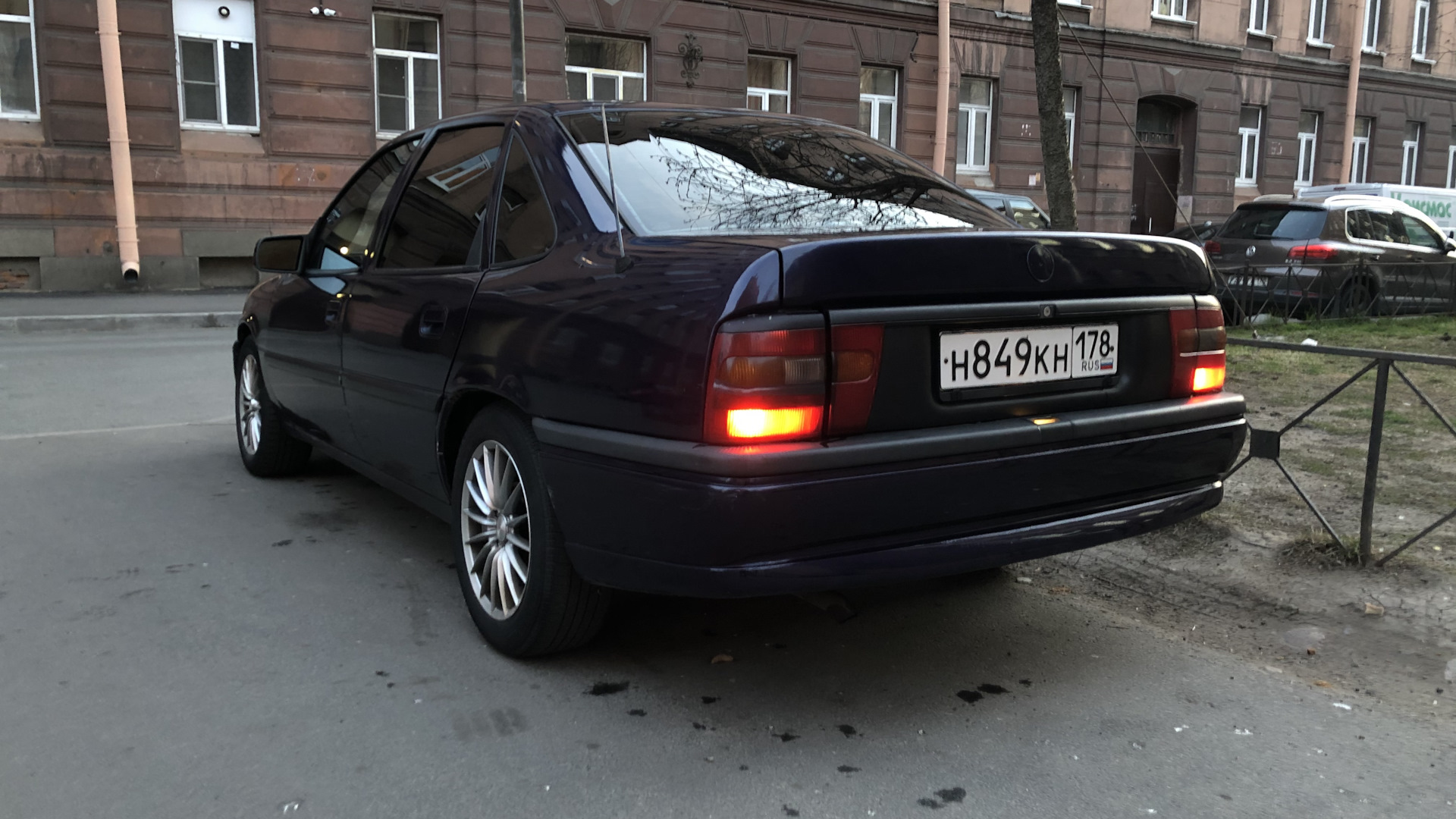 Opel Vectra A 2.0 бензиновый 1995 | C20XE Синий Пират 🏴‍☠️ на DRIVE2