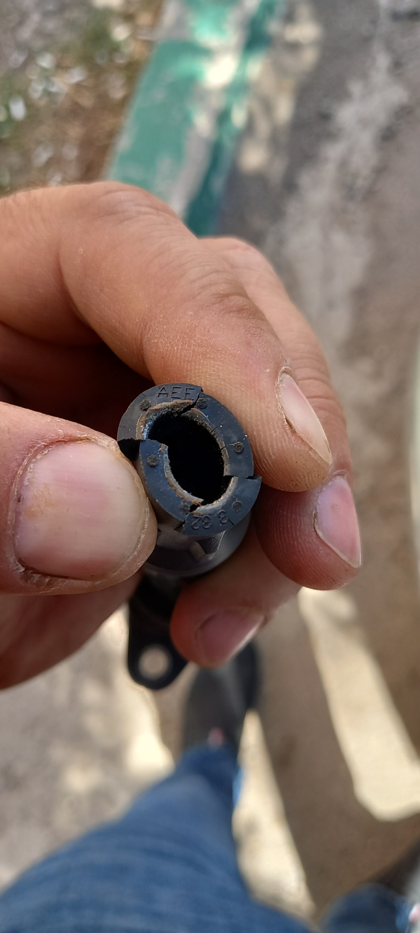 Замена резиновых наконечников катушек зажигания — Dodge Caliber, 2 л ...