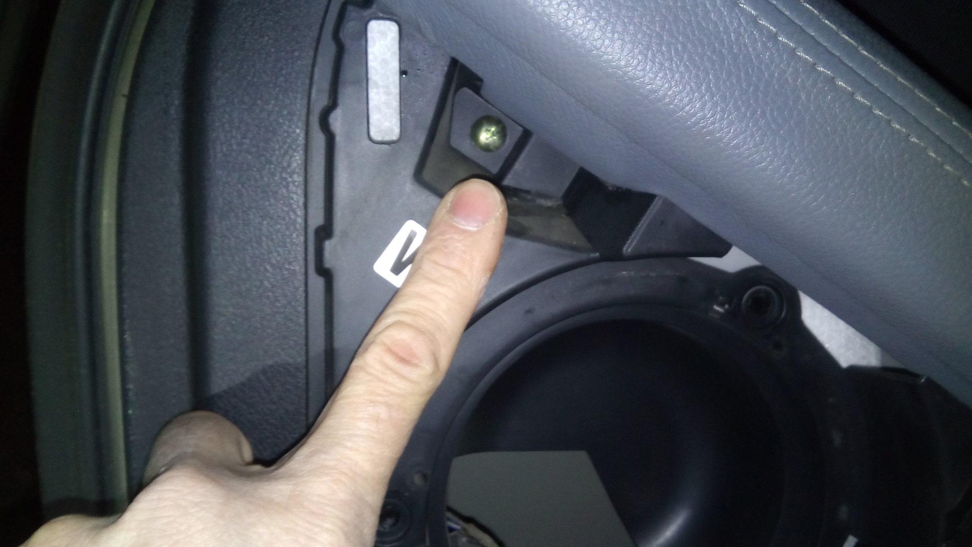 Концевик двери — KIA Sportage (3G), 2 л, 2010 года | своими руками | DRIVE2