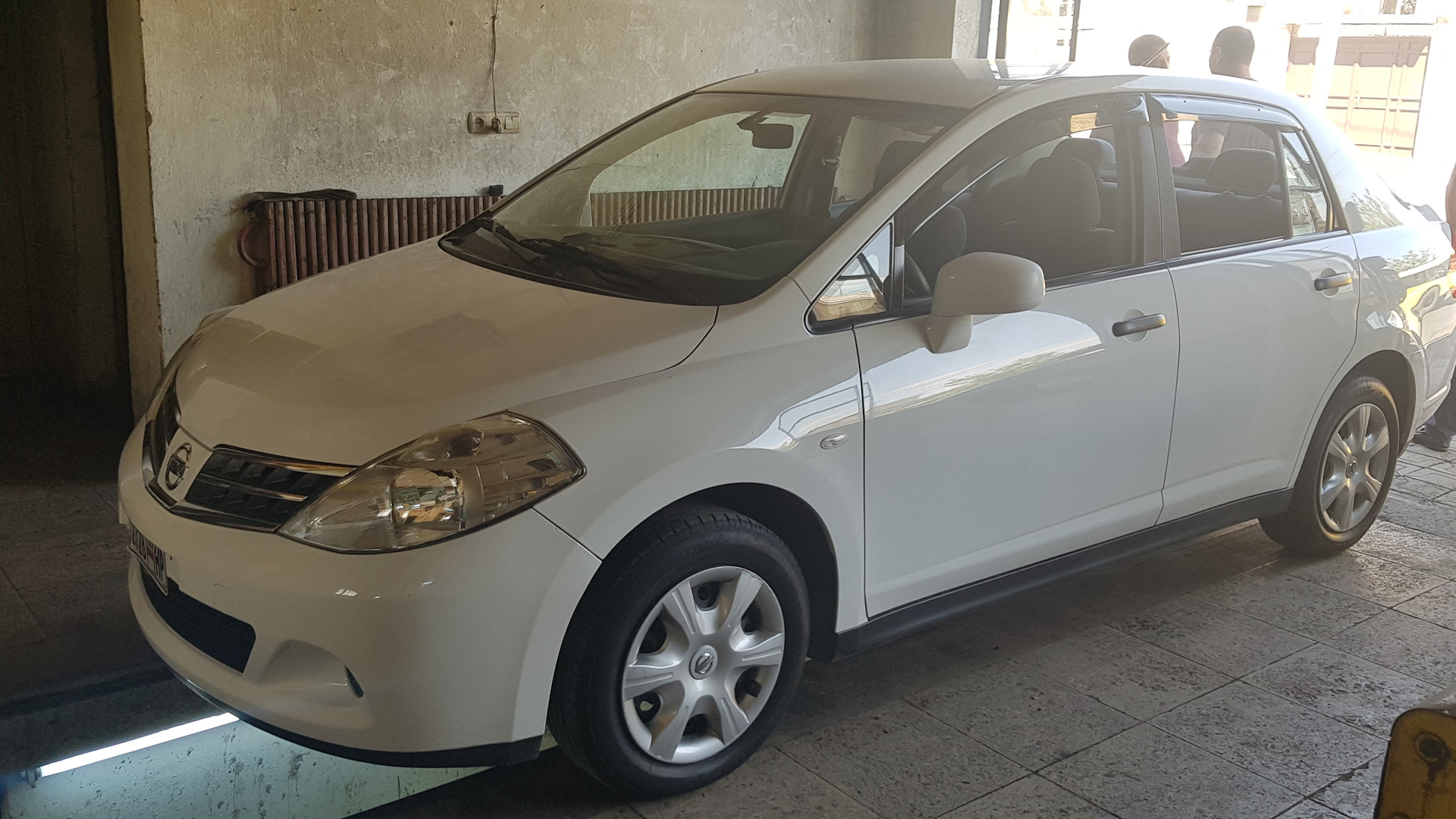 Nissan Tiida (2G) 1.5 бензиновый 2011 | белий белий армянский на DRIVE2