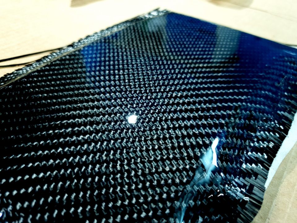 Смола для карбона. Карбоновая смола. Смола для карбона. Кованый карбон ламинация. Карбон и эпоксидка.