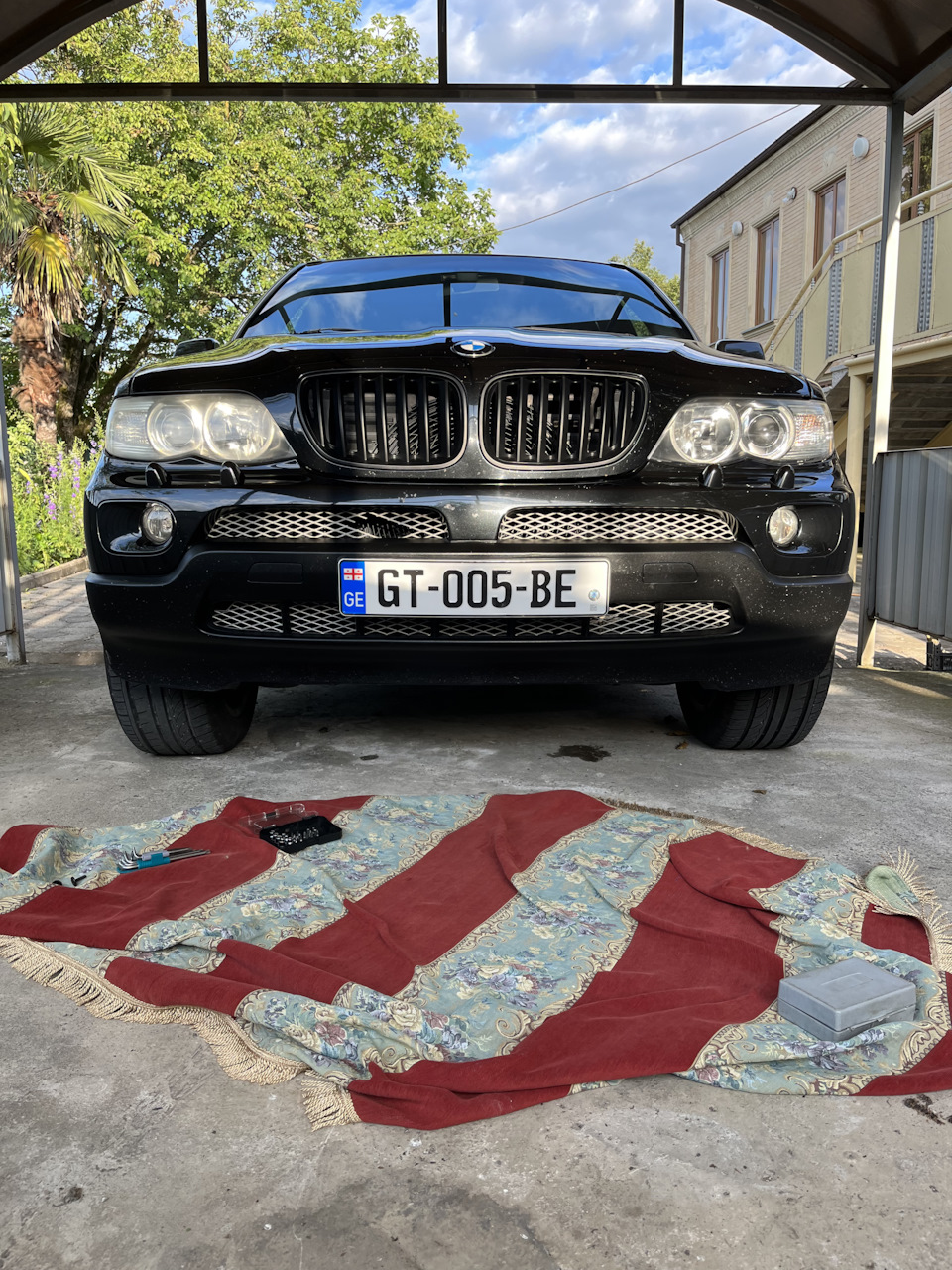 Замена решётки бампера и кронштейна — BMW X5 (E53), 3 л, 2004 года | просто  так | DRIVE2