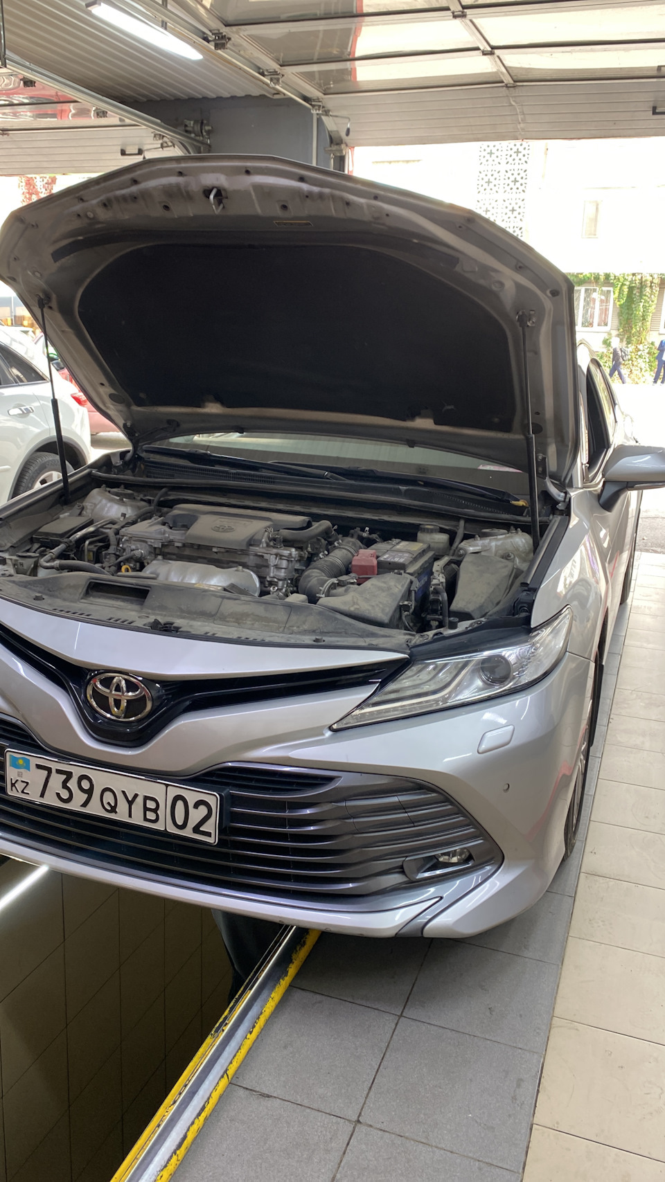 Масло в двигатель Камри 70 объем 2.5 — Toyota Camry (XV70), 2,5 л, 2018 ...