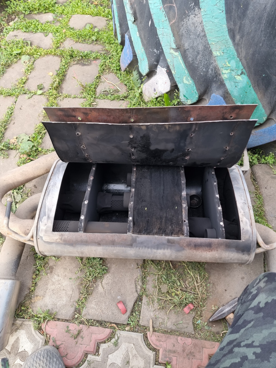 Звон в глушителе Infiniti FX35 — Infiniti FX (1G), 3,5 л, 2007 года ...