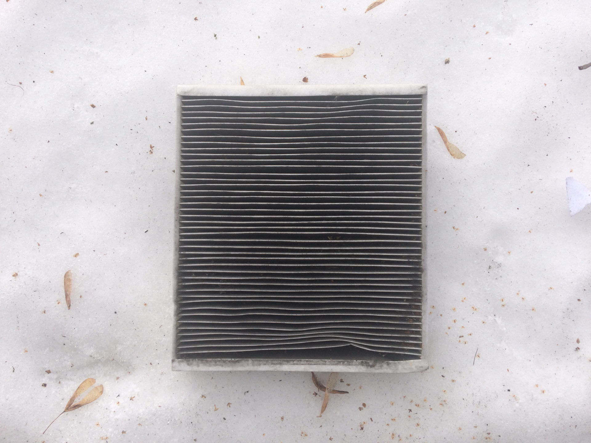 Замена салонного угольного фильтра — Volkswagen Polo Sedan, 1,6 л ...