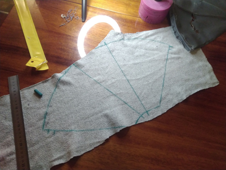 Пыльник ручки КПП "Шумный" — Lada 2109, 1,3 л, 1991 года | своими ...