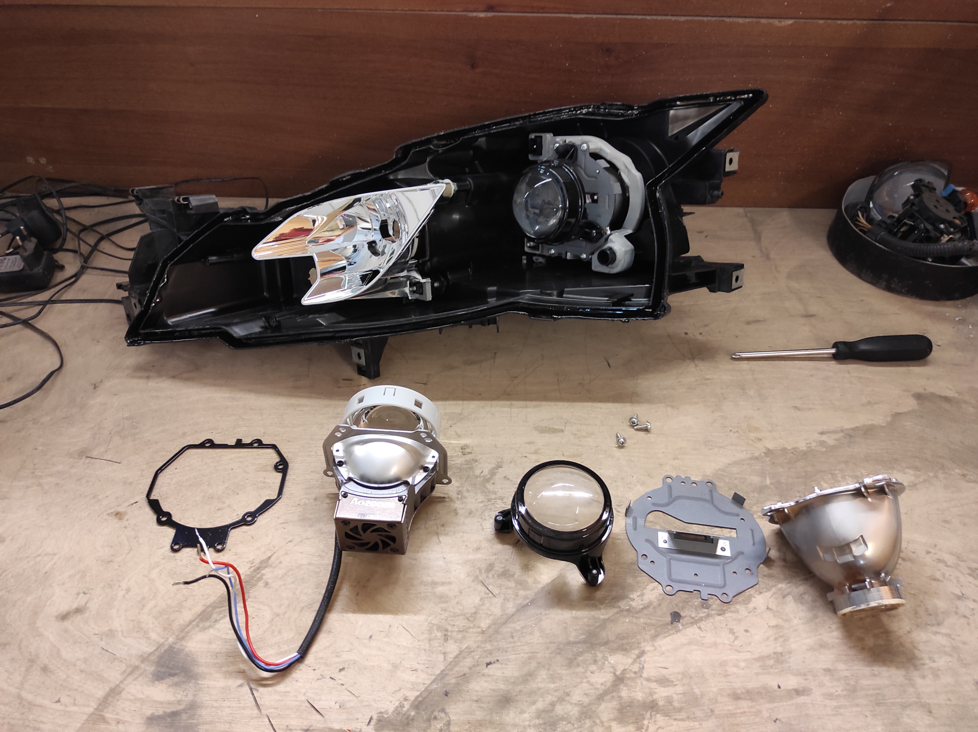 Крепления линз aozoom. Линзы в секцию дальнего света hyundai i30. Установка линз aozoom. Bi led линзы логан 2. Линзы киа церато 4.