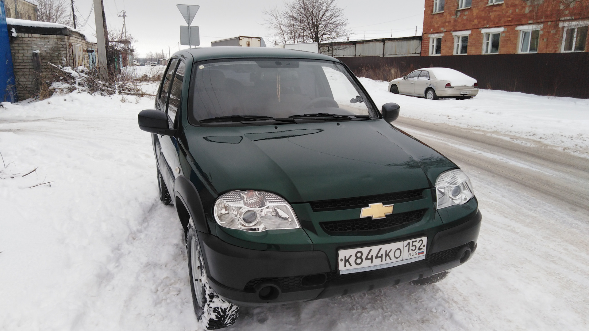 Chevrolet Niva 1.7 бензиновый 2012 | 4х4 Зеленый на DRIVE2