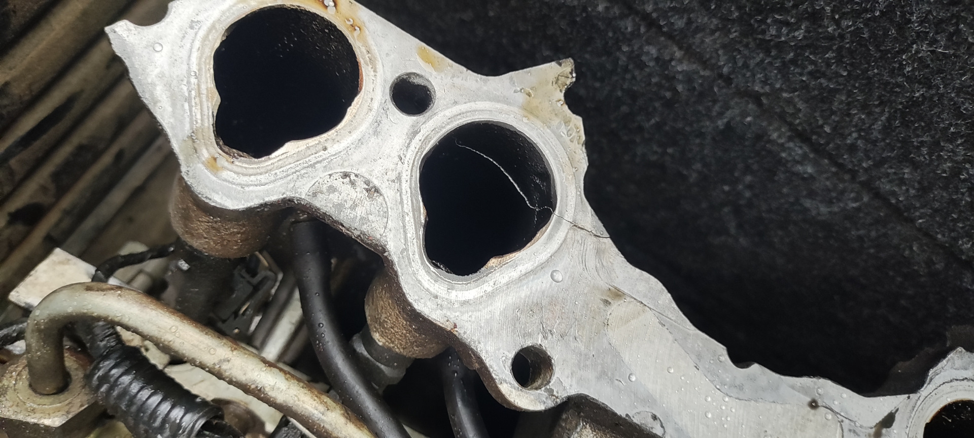 Лопнул впускной коллектор — Lada 4x4 3D, 1,7 л, 1981 года | запчасти ...