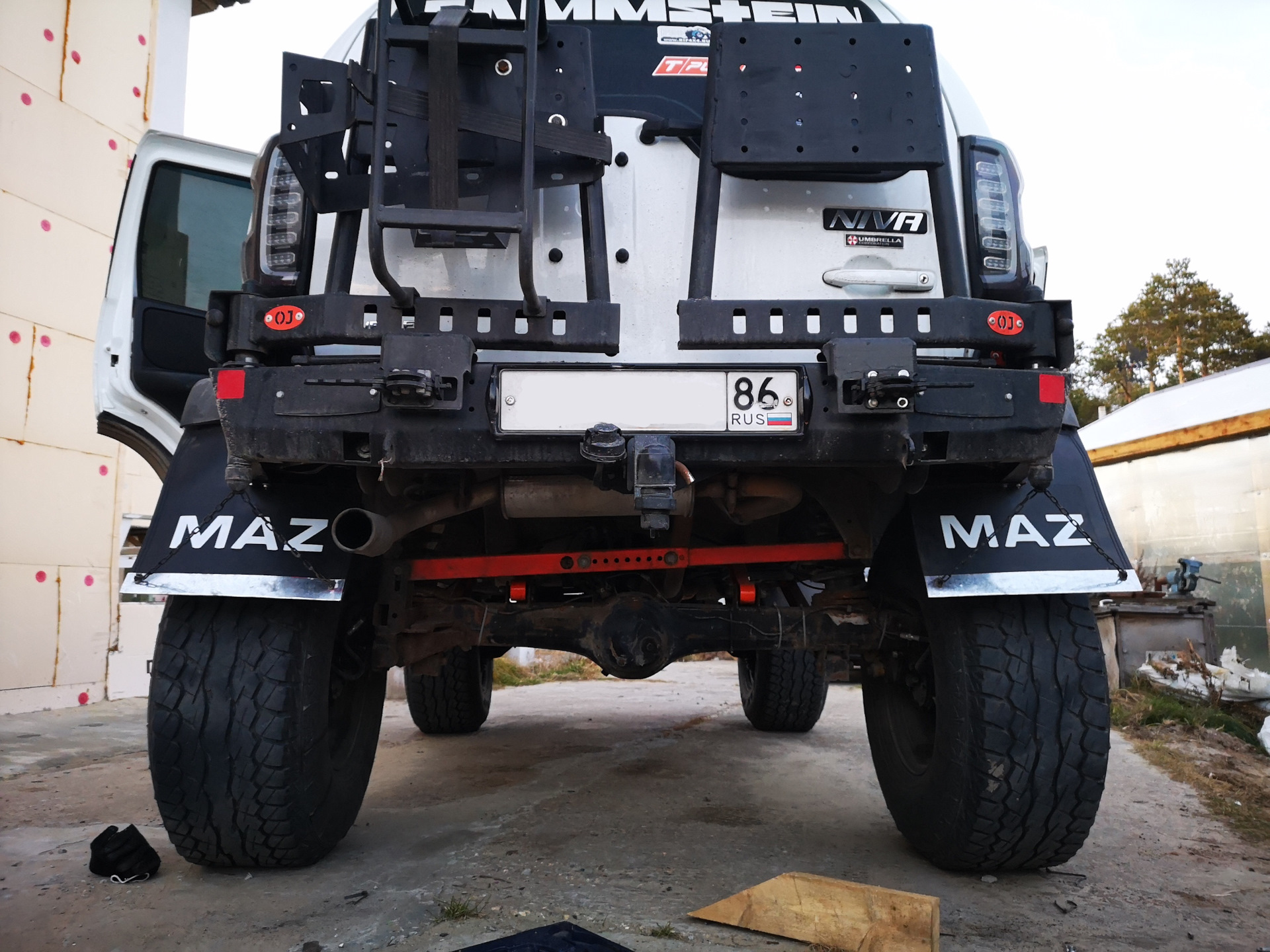 Установка брызговиков от МАЗ на шевроле ниву 😉 — Chevrolet Niva (1G), 1 ...