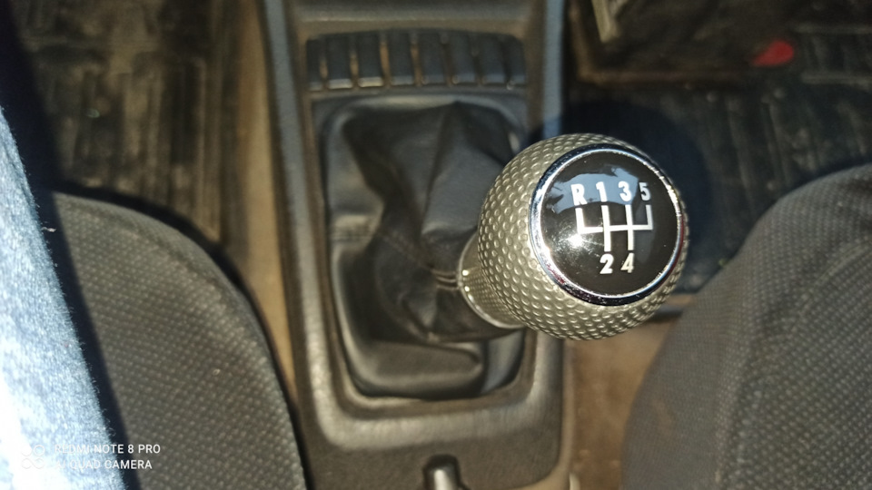 Ручка кулисы с чехлом от Golf4 — Volkswagen Golf Mk2, 1,3 л, 1990 года ...