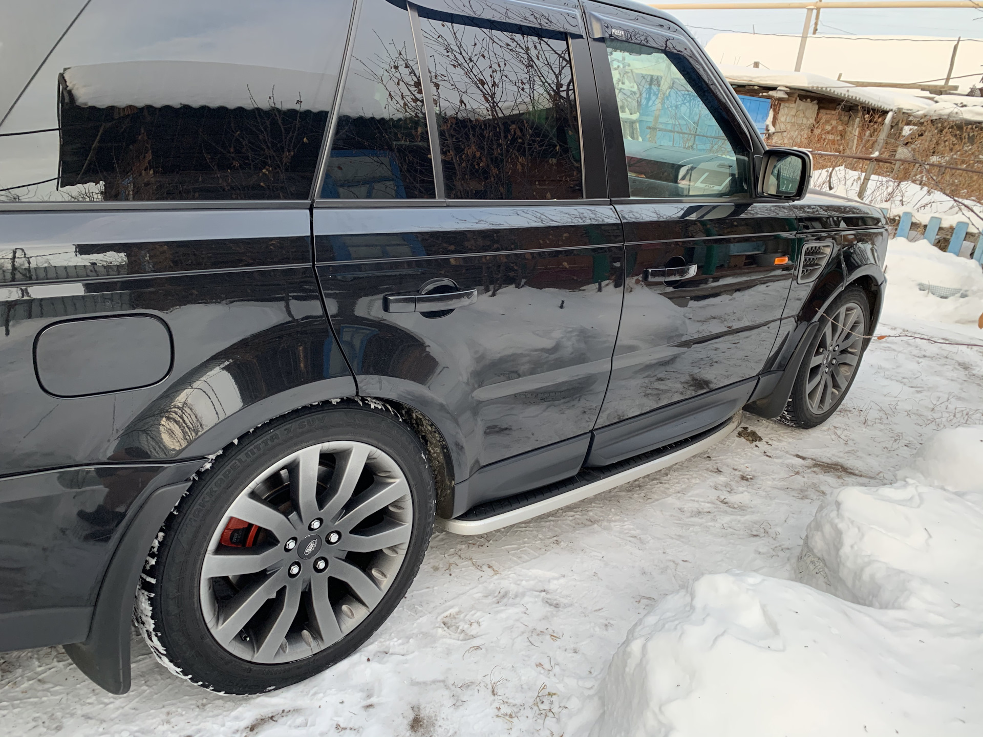 Задняя права сторона спустила — Land Rover Range Rover Sport (1G), 4,2 л,  2006 года | наблюдение | DRIVE2