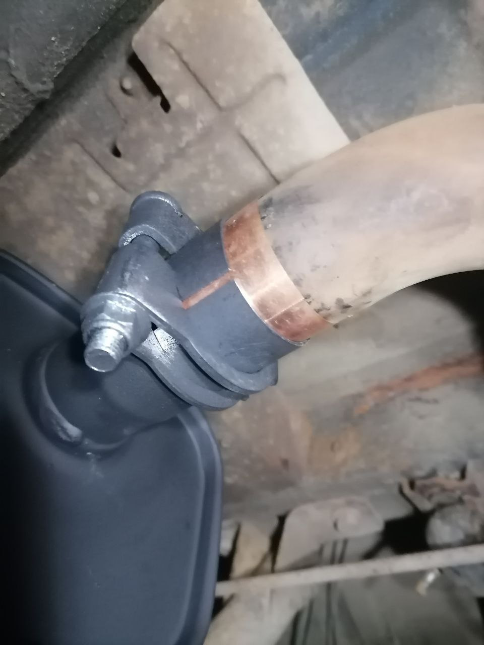 Ставил через медную фольгу, для более плотного обжатия — Chevrolet Niva (1G)