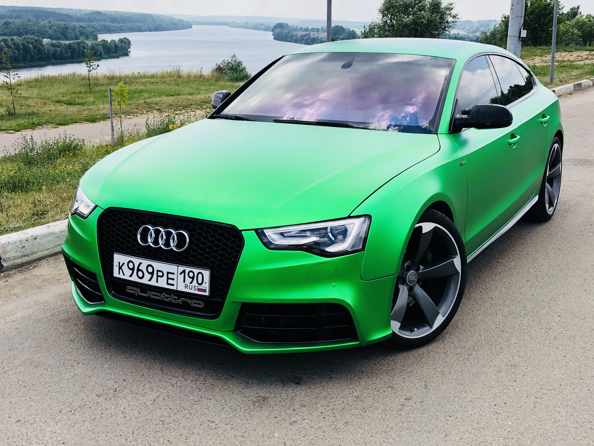 Audi a5 Sportback 2022 зеленый