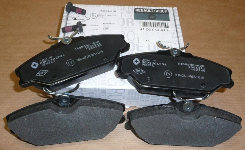 Колодки тормозные передние — Renault Scenic RX4, 2 л, 2001 года ...