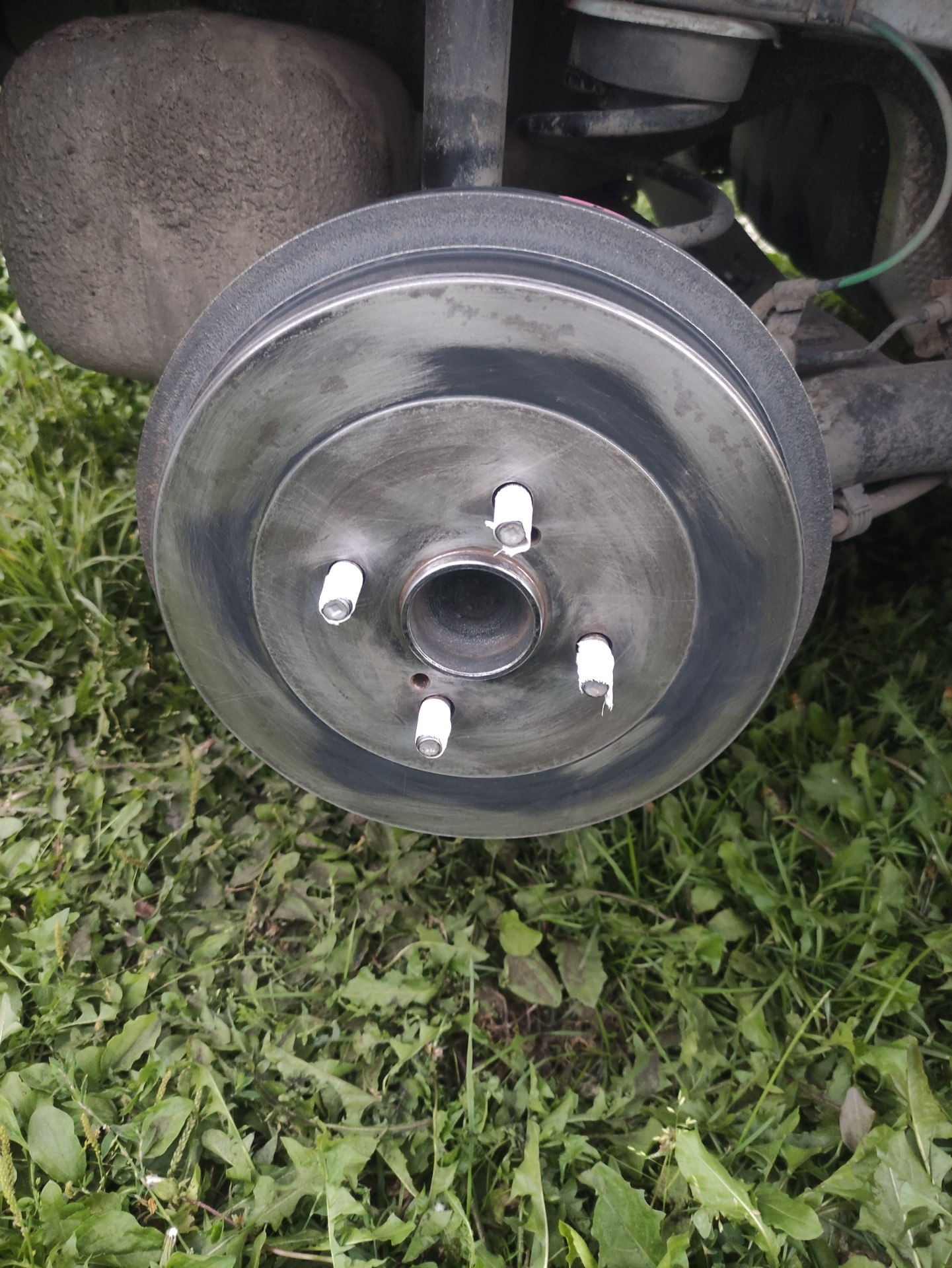 Покраска задних тормозных барабанов Toyota Spade — Toyota Spade, 1,5 л ...