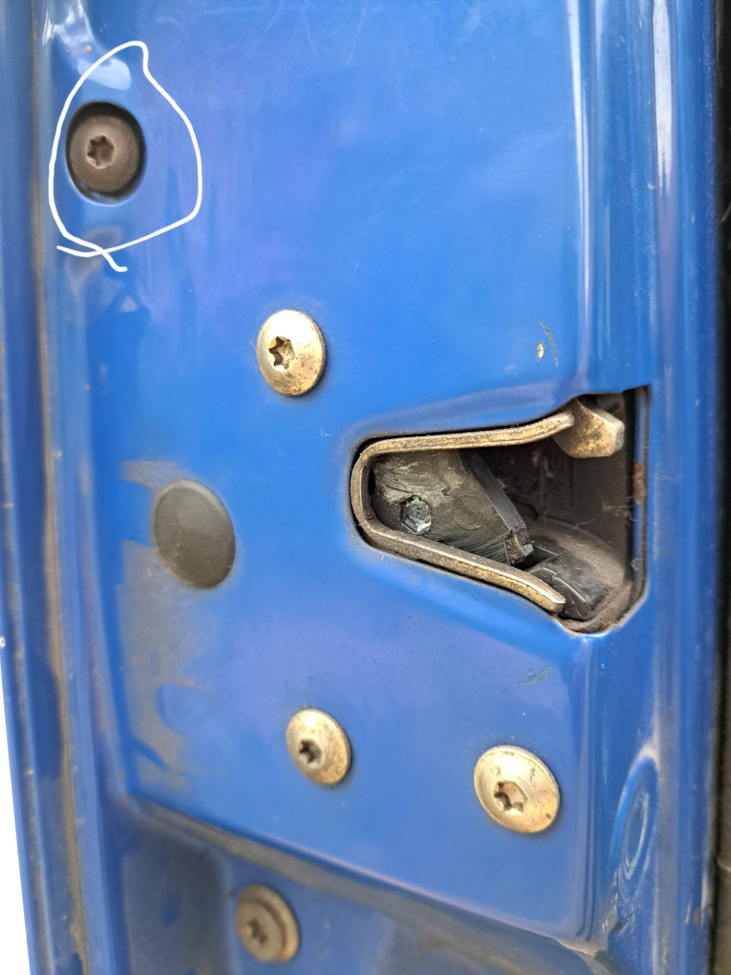 Замена личинки ручки двери — Volkswagen Golf Variant (Mk3), 1,6 л, 1998 ...