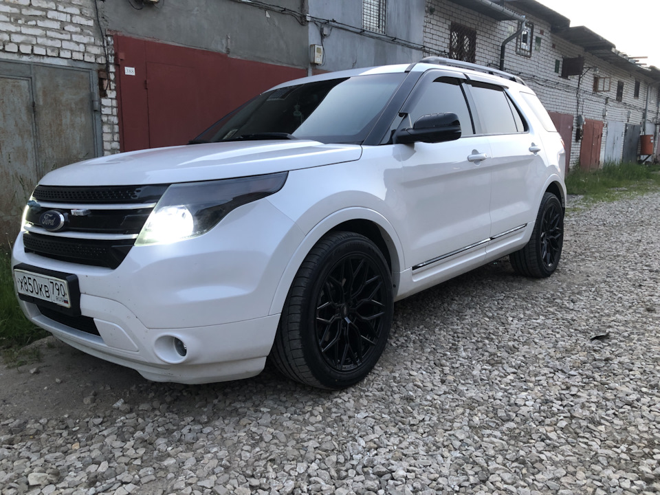 Диски R20 5х114.3 резина Пирелли — Ford Explorer (5G), 3,5 л, 2011 года ...