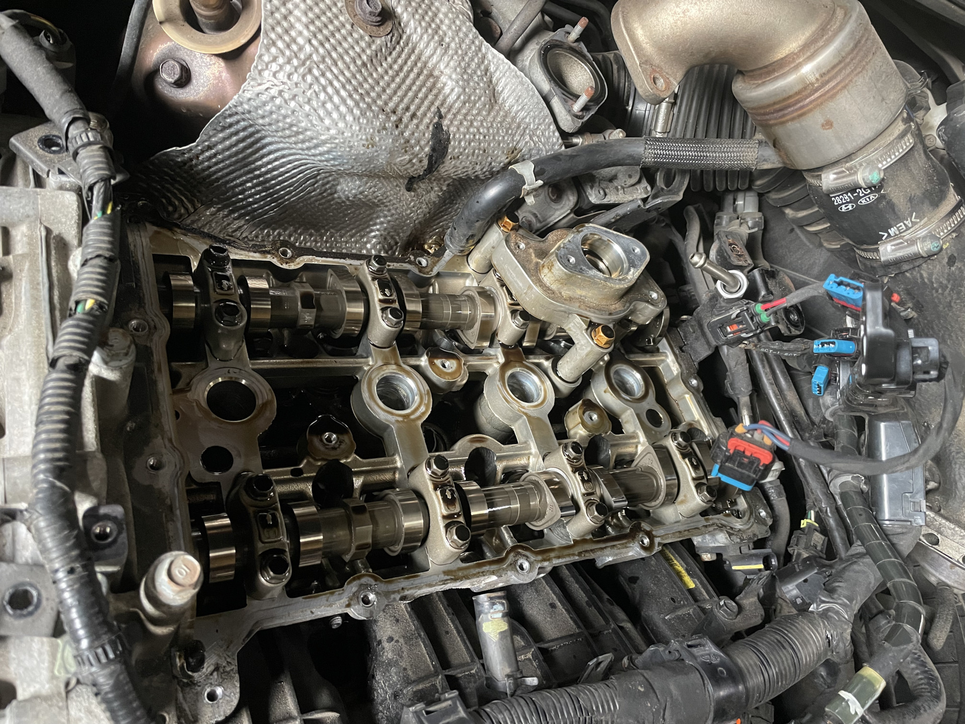 Замена прокладок клапанной крышки — Hyundai Sonata VII (LF), 2 л, 2015 ...