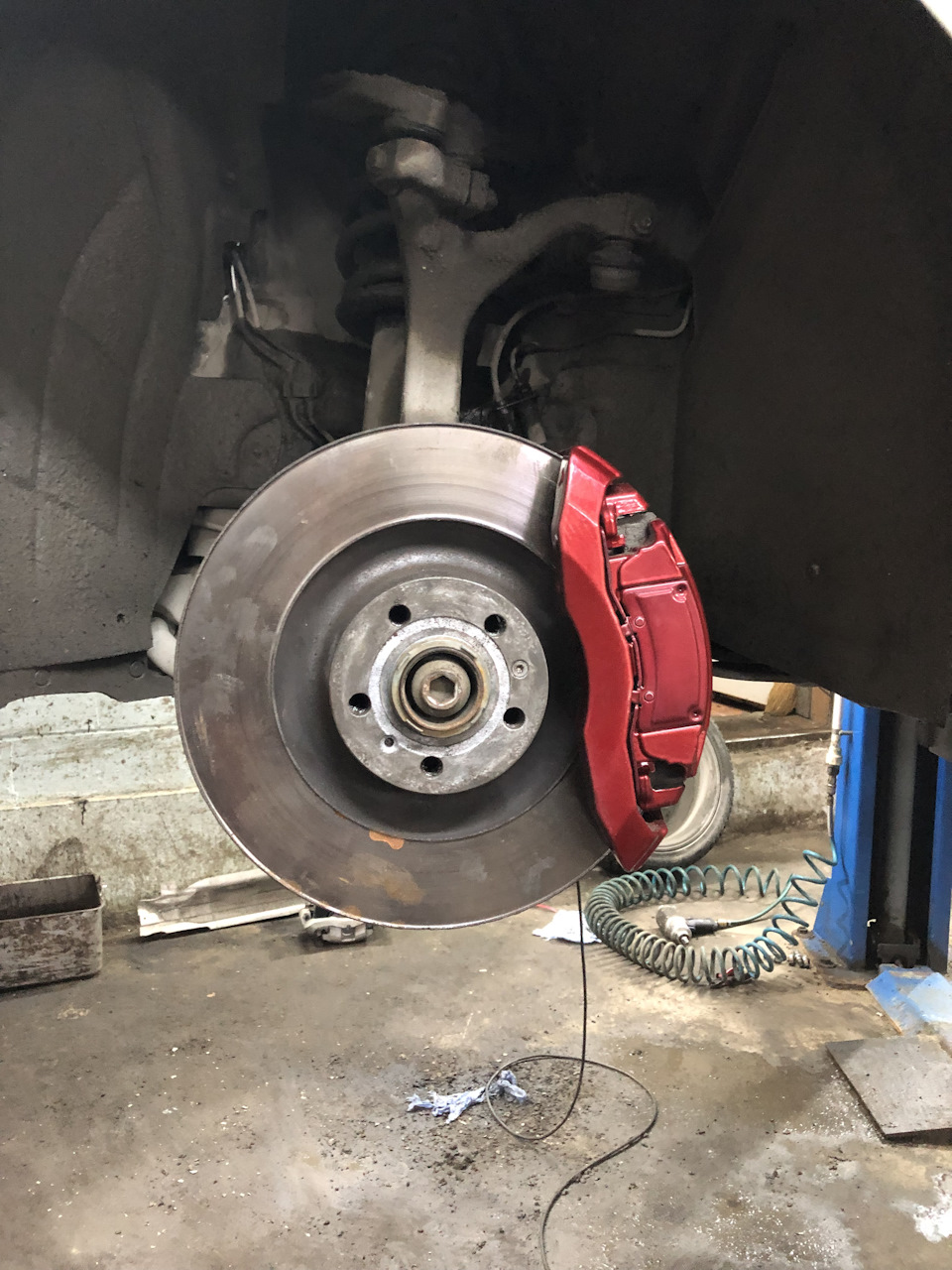 Audi a4 b5 задний суппорт. Суппорт а8. Суппорт тормозной a8 d2. Суппорт передний а8 д2. Ремкомплект заднего суппорта ауди а4 б5.