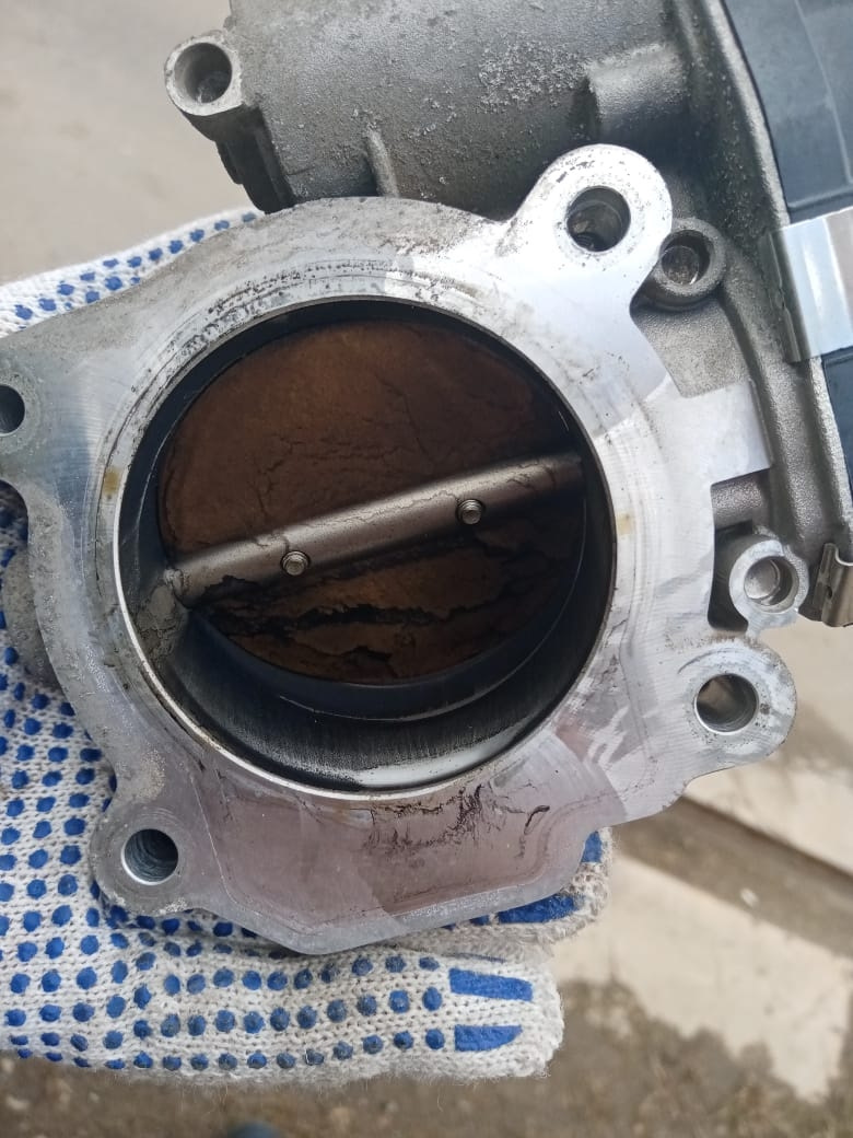 Промывка дроссельной заслонки. — Chevrolet Captiva (1G), 2,4 л, 2014 ...