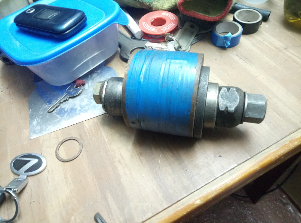 выпресовыл таким болтярой, куда же без синей изоленты? — Lexus IS I