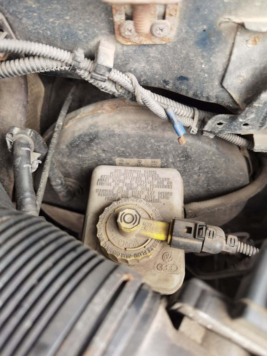 Провалилась педаль сцепления. Педаль сцепления ушла в пол — Skoda ...