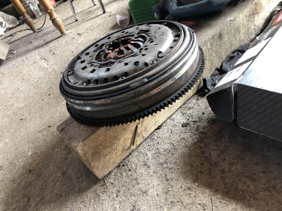 Замена двухмассового маховика на одномассовый — Renault Laguna II, 2,2 ...