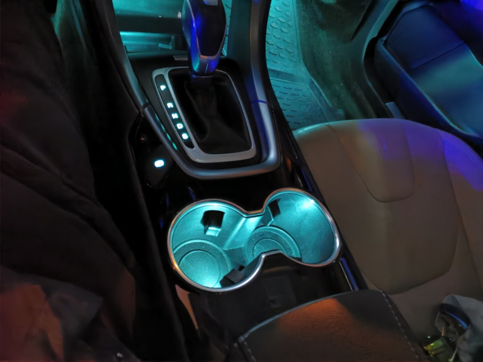 Амбиент подсветка подстаканников. — Ford Fusion (America) (2G), 2 л ...