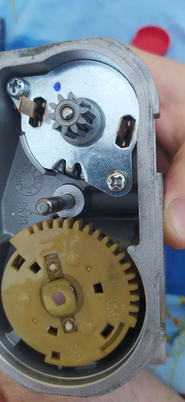 Треск при включении зажигания(знатоки помогите) — Lada Vesta SW, 1,6 л ...