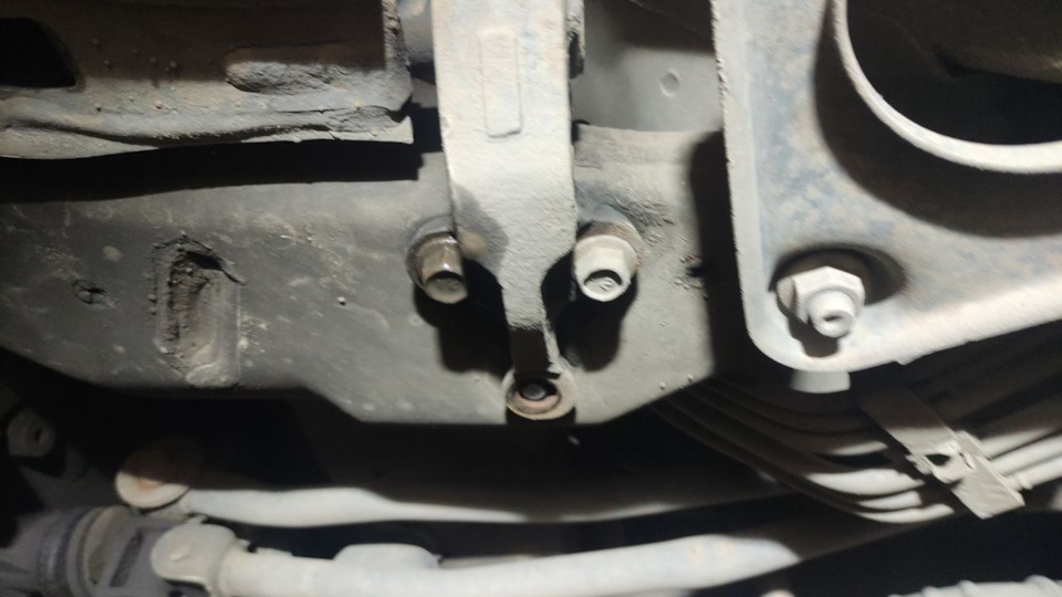 Замена сайлентблоков передних рычагов — Nissan Almera II (N16), 1,5 л ...