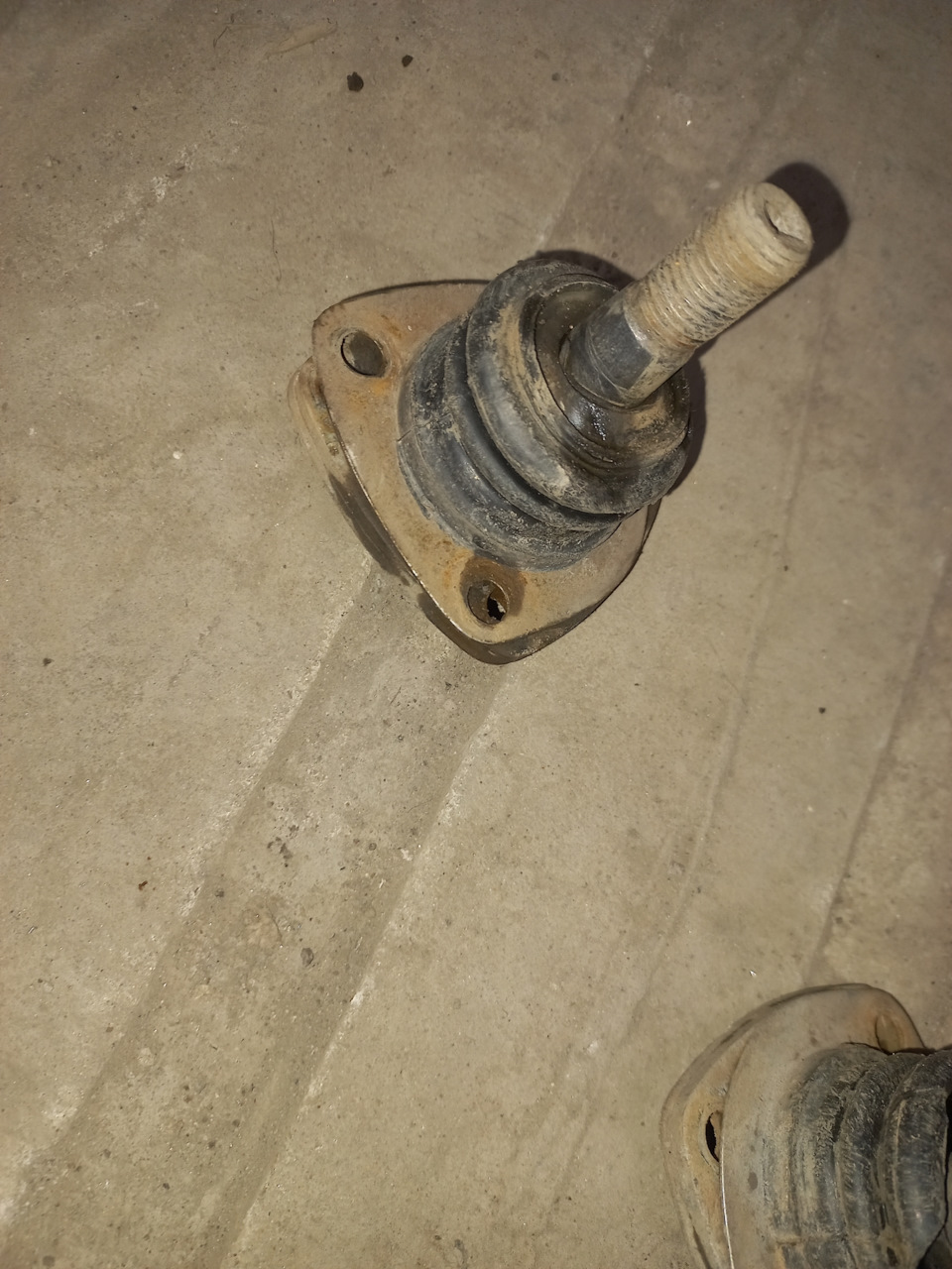 Верхние шаровые — Chevrolet Niva, 1,7 л, 2004 года | своими руками | DRIVE2