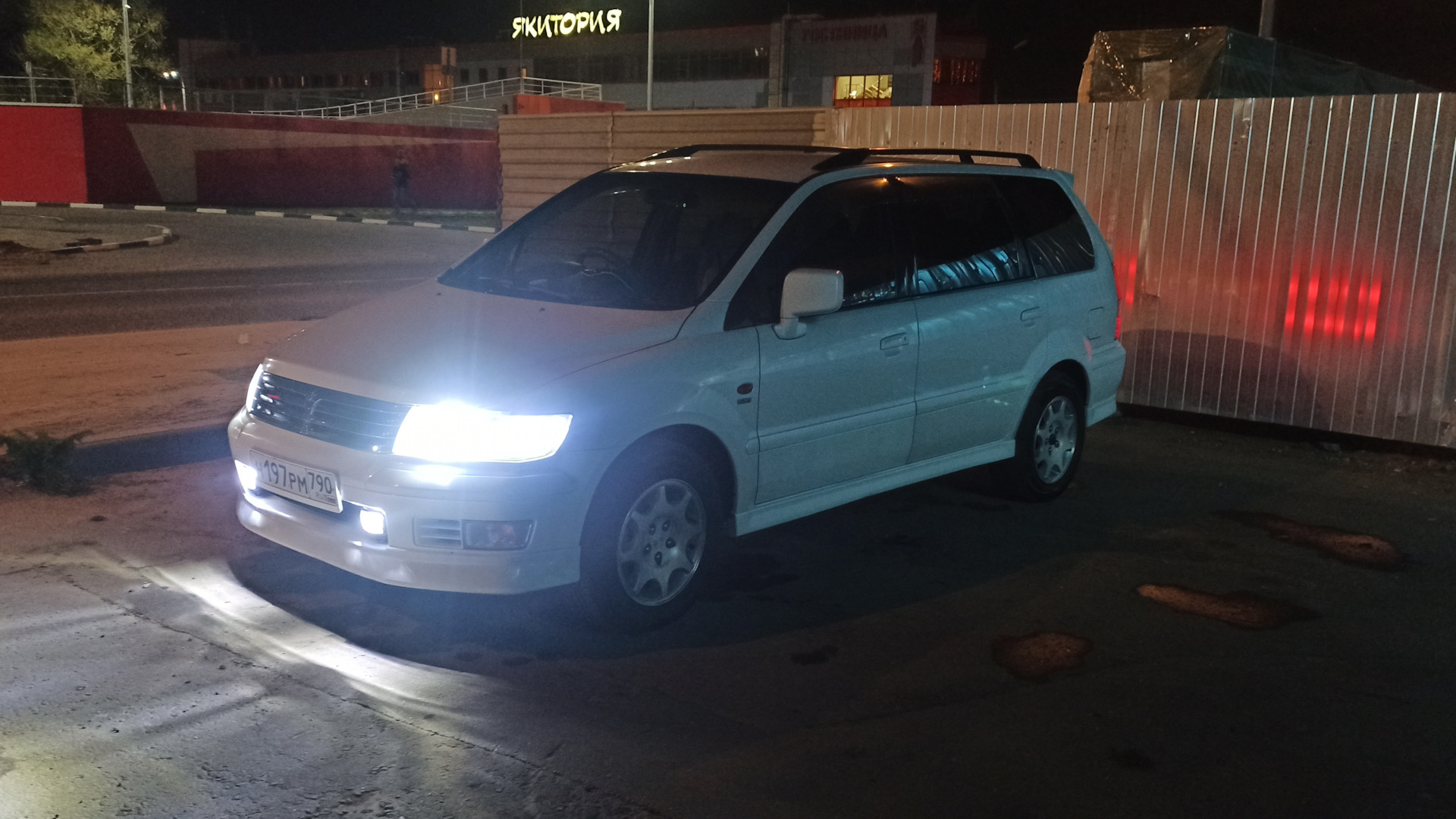 Mitsubishi Chariot Grandis 2.4 бензиновый 1998 | Шарик на DRIVE2