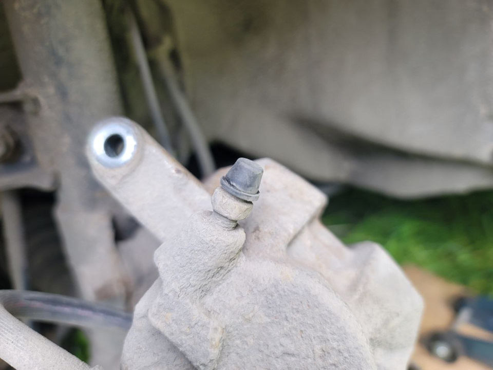 28. Ежегодное ТО тормозов — Toyota RAV4 (III), 2 л, 2007 года | своими ...