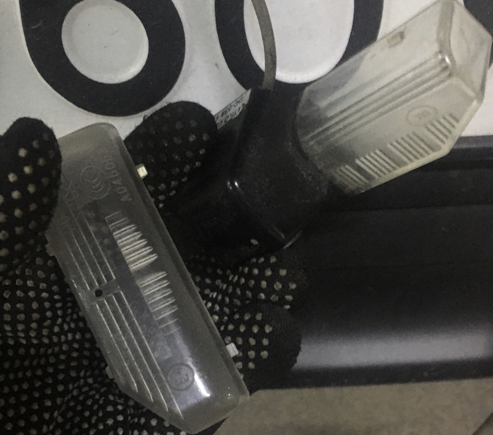 Замена лампочки подсветки номера, чистка плафона. — Mazda 6 (2G) GH, 2 ...