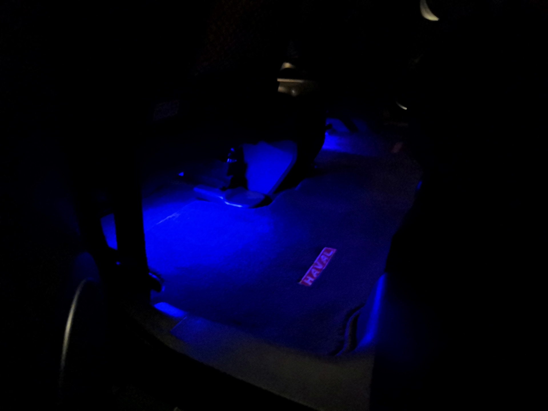 Ps5 подсветка. Подсветка салона Санта Фе 2. Подсветка ног Лансер 10. Подсветка ног Hyundai Santa Fe 0w. Неоновая подсветка Санта Фе 2.