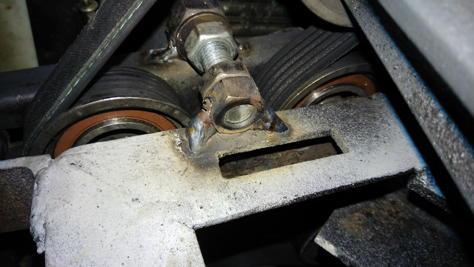 Натяжительные ролики для ремня компрессора — BMW 3 series Coupe (E36 ...